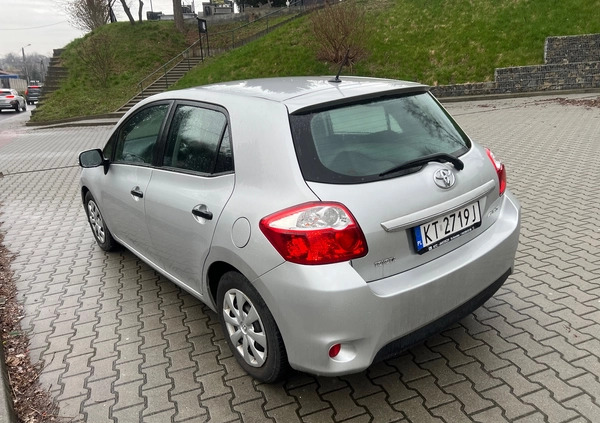 Toyota Auris cena 25900 przebieg: 138980, rok produkcji 2010 z Tarnów małe 781